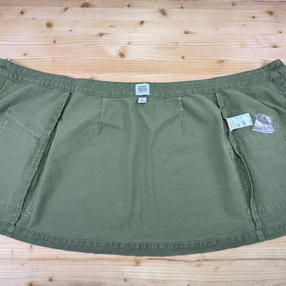 BDG Olive Green Button-Front Utility Mini Skirt Size Small Women's Cargo Style - Picture 4 of 9
